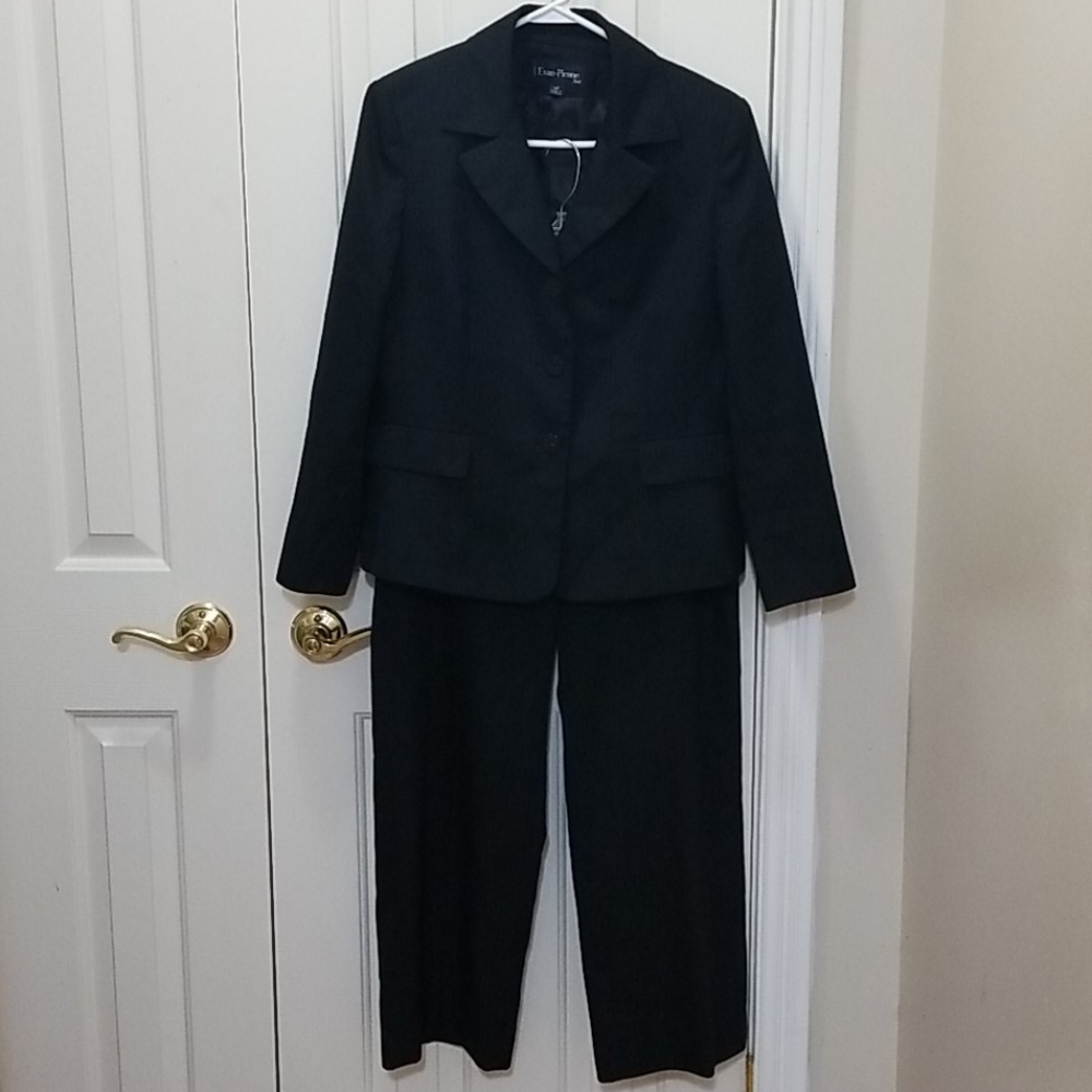 Evan Picone black pant suit sz 12 petite